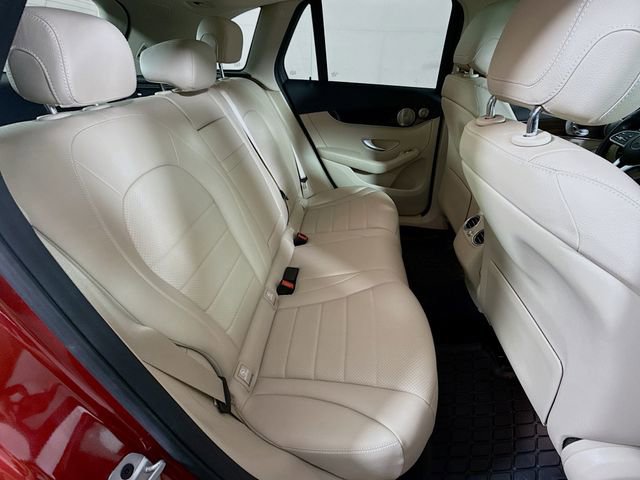 Used 2021 Mercedes-Benz GLC 300 4MATIC image 29
