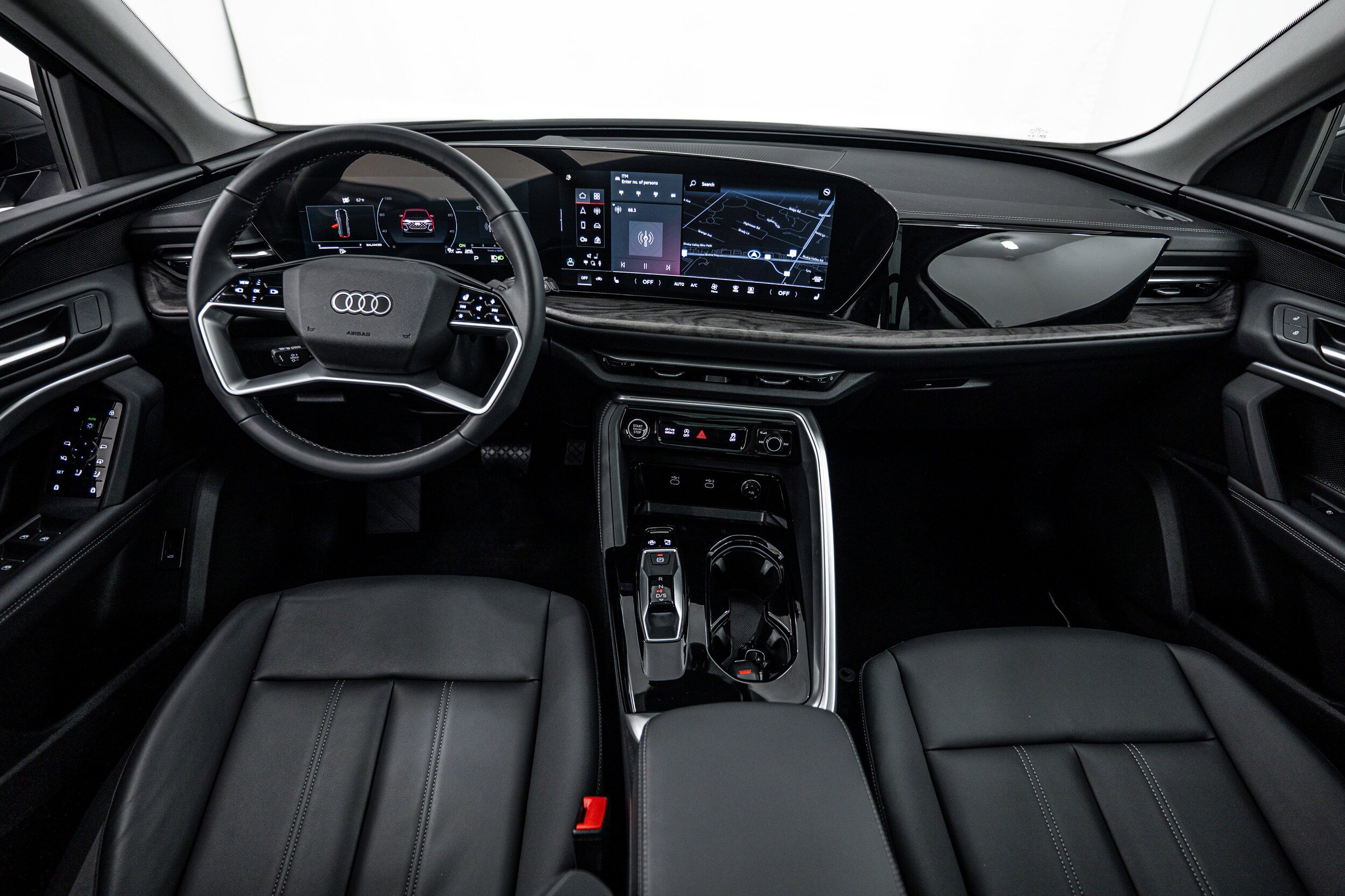 Certified 2025 Audi Q5 Premium w/ Convenience Package image 8