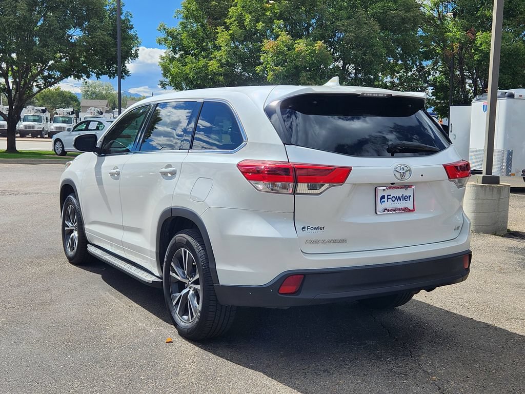 Used 2017 Toyota Highlander Plus FWD image 7