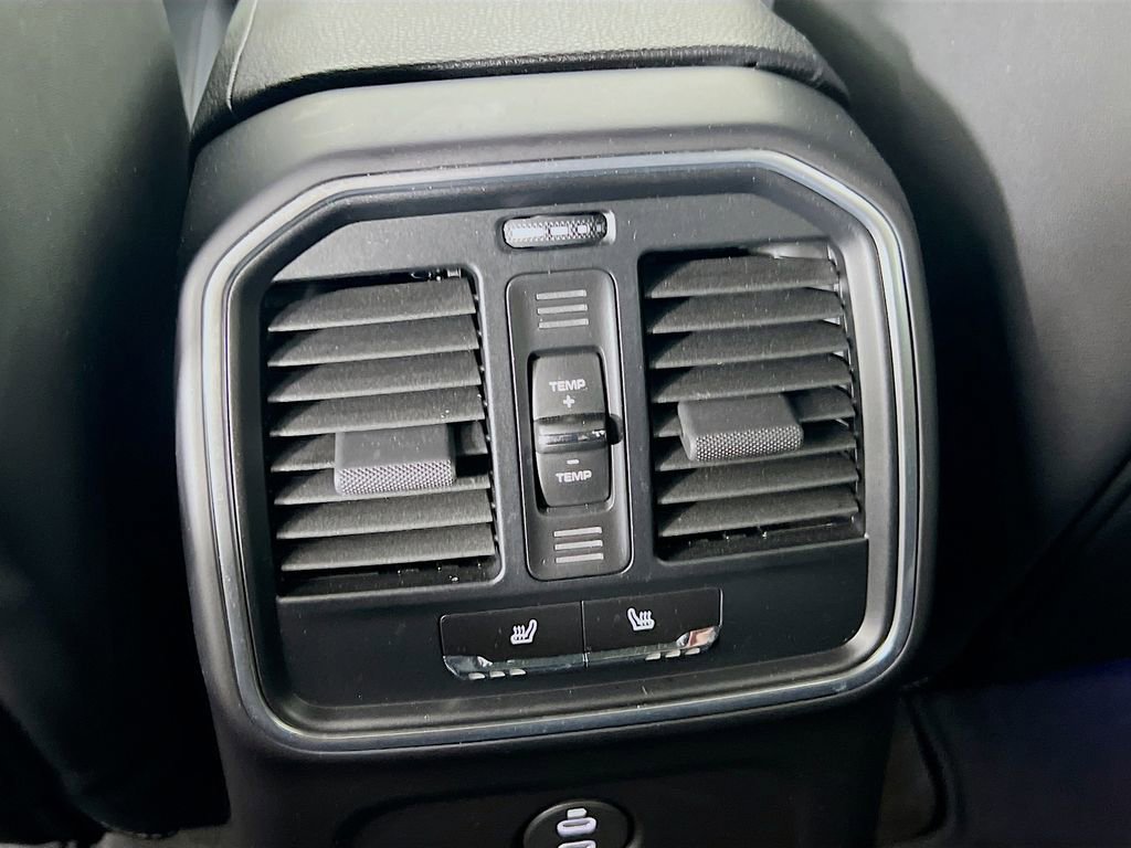 Certified 2025 Porsche Macan image 27