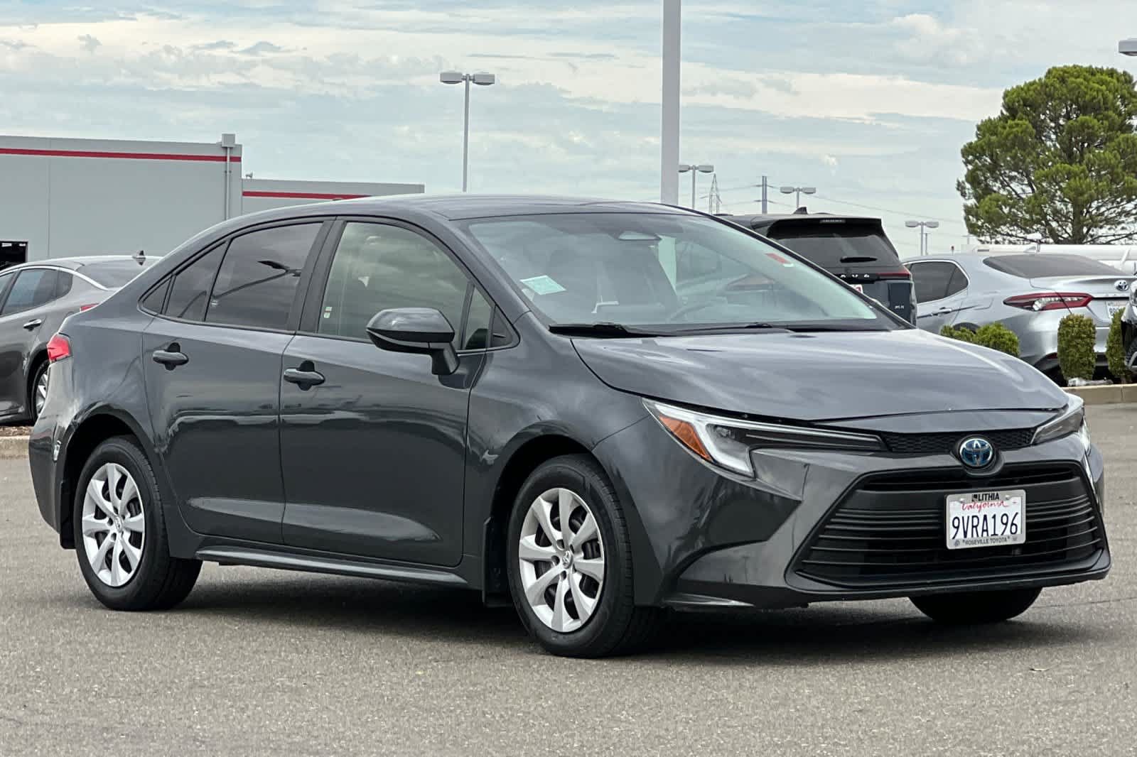 Used 2023 Toyota Corolla LE w/ Carpet Mat Package (TMS) FWD image 5