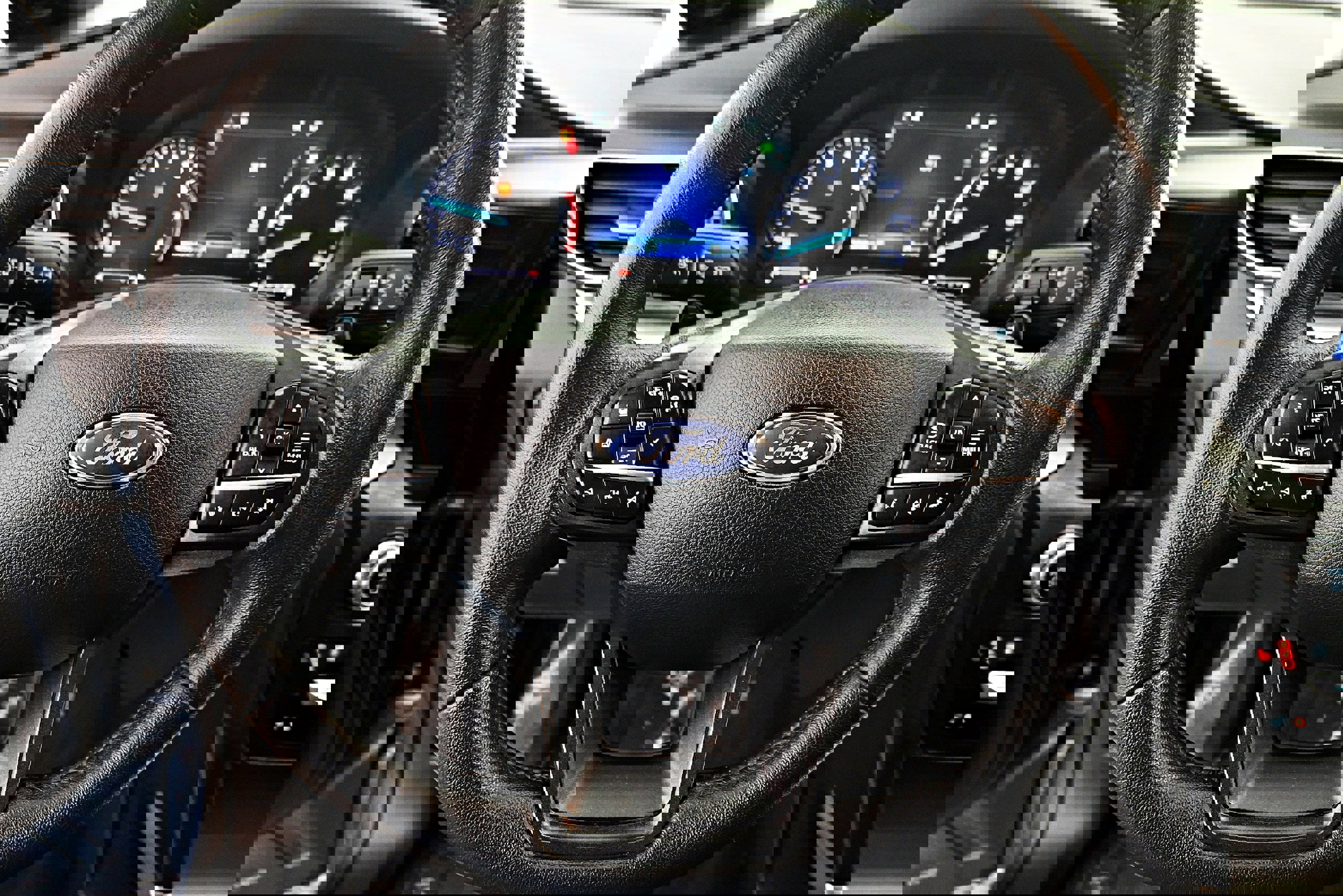 Used 2020 Ford Explorer XLT w/ Equipment Group 202A image 7