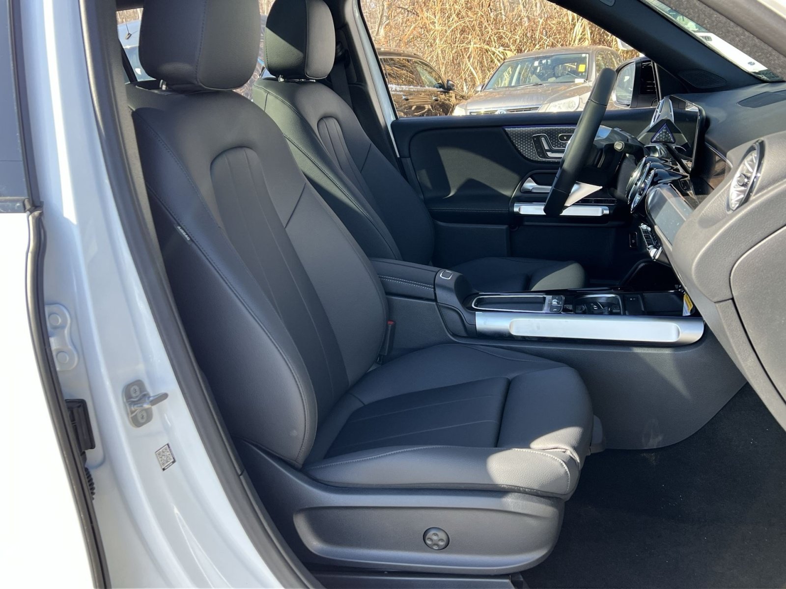 Used 2026 Mercedes-Benz GLB 250 4MATIC image 26