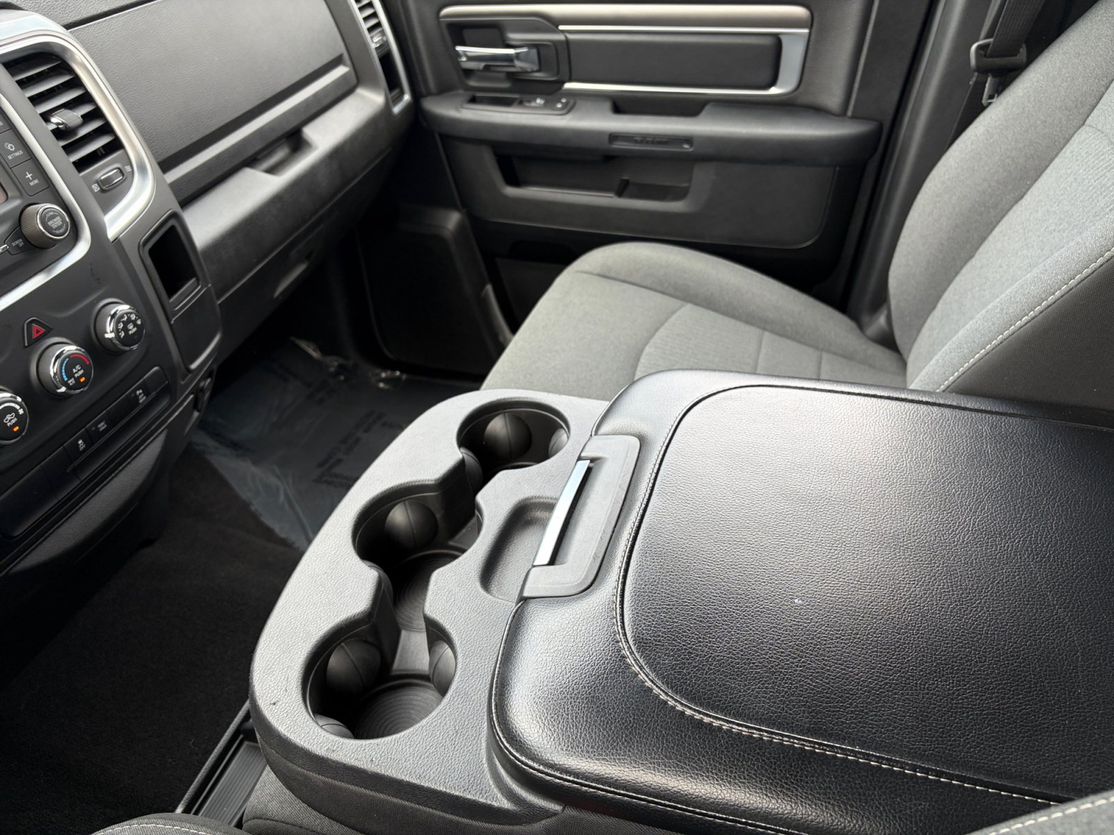 Used 2024 RAM 1500 Warlock AWD/4WD image 27