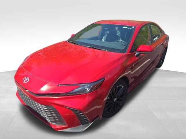 Used 2025 Toyota Camry SE FWD image 2