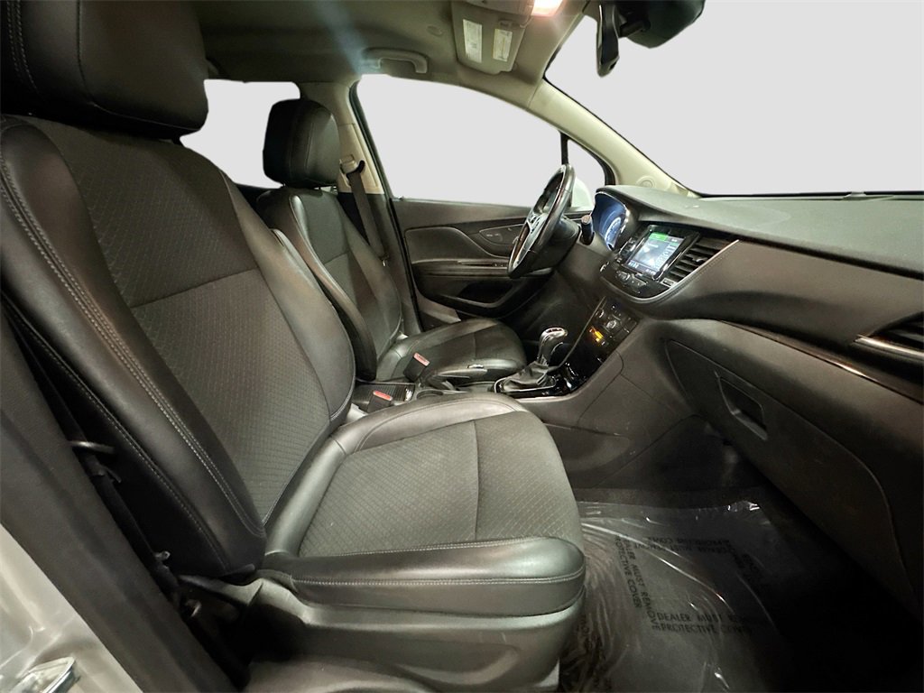 Used 2022 Buick Encore Preferred w/ Safety Package image 24