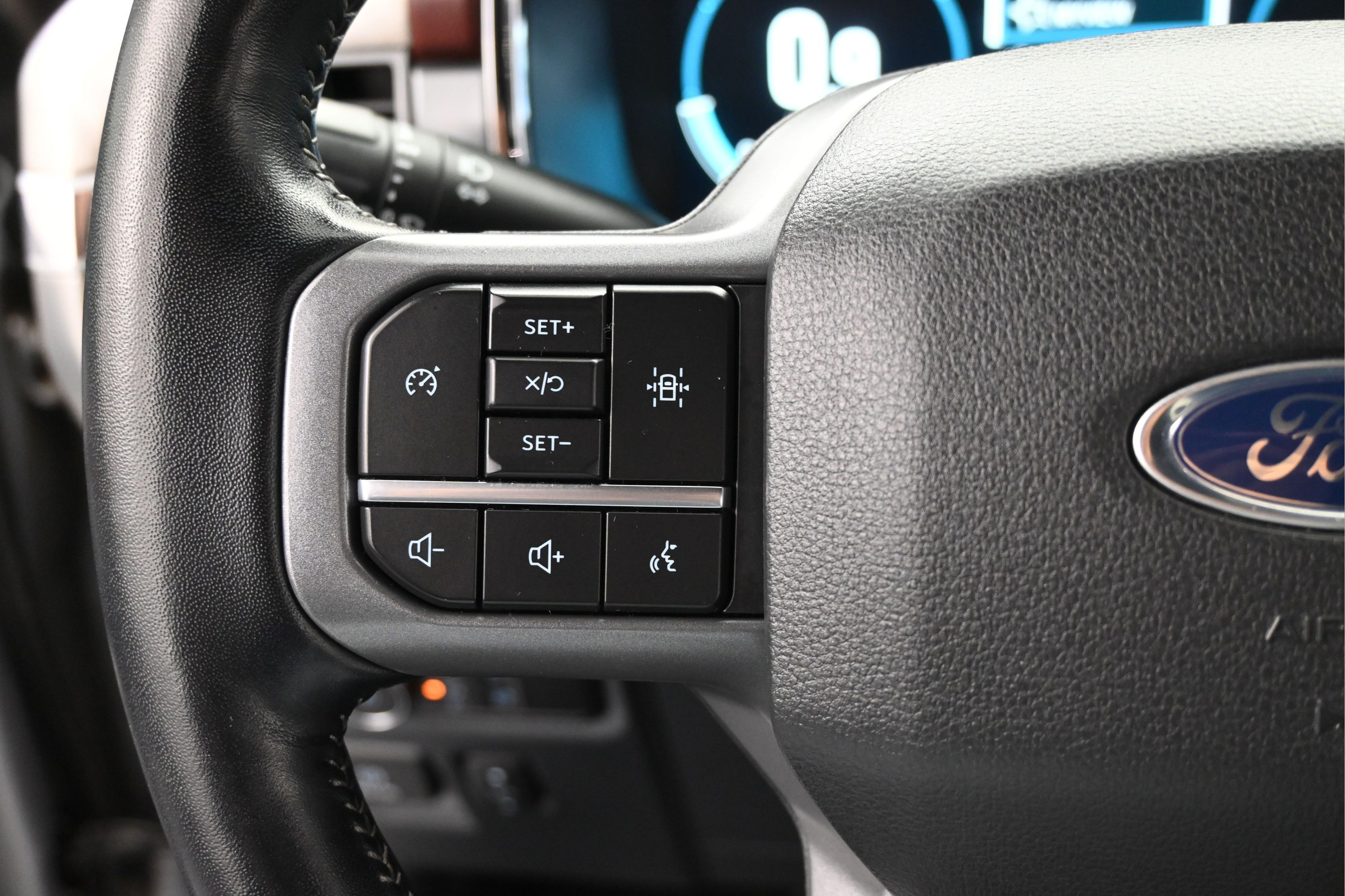 Used 2022 Ford F150 Lariat RWD image 14