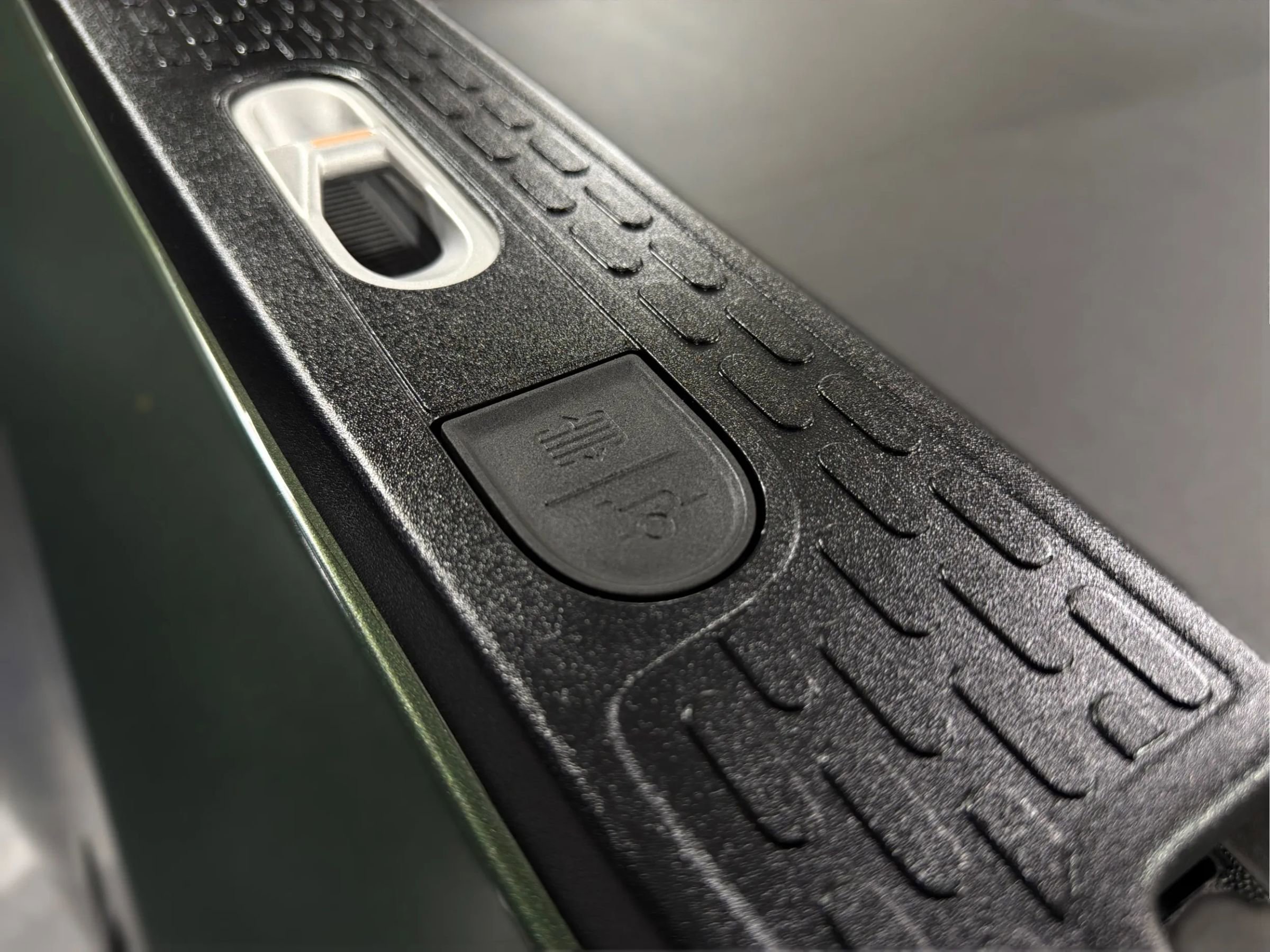 Used 2022 Rivian R1T Adventure image 26