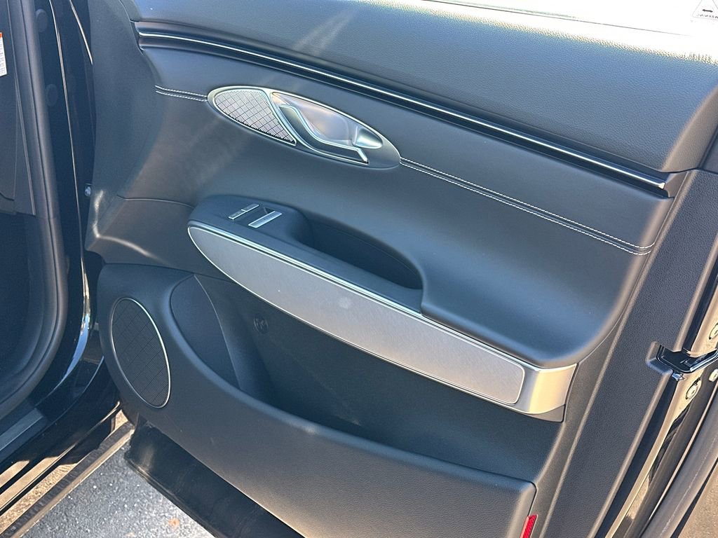 Used 2023 Genesis Electrified GV70 Advanced image 14