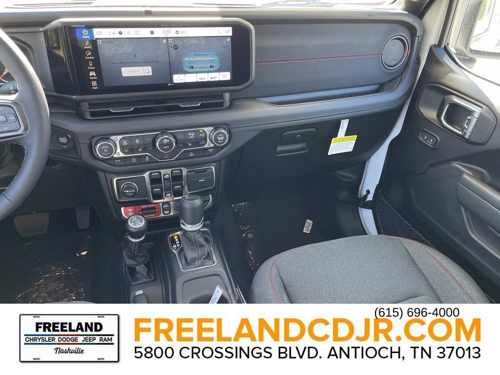 New 2025 Jeep Gladiator Rubicon w/ Convenience Group AWD/4WD image 12
