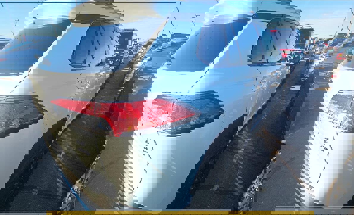 Used 2022 Toyota Corolla Cross LE image 3