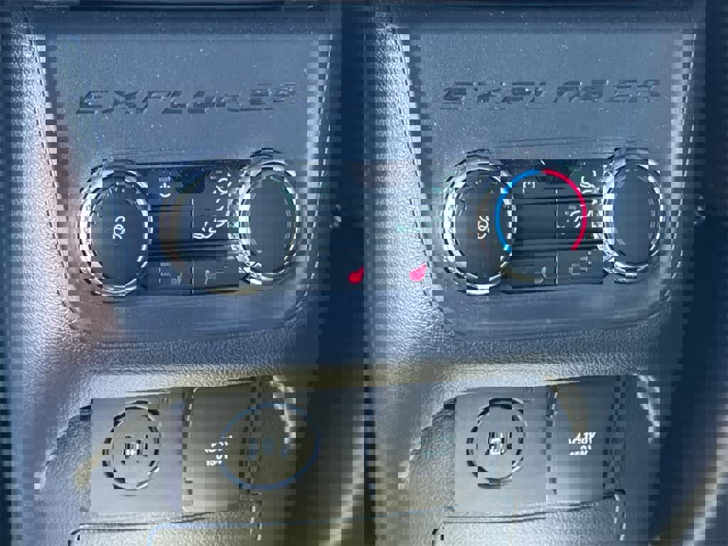 Used 2025 Ford Explorer Platinum w/ Ultimate Package image 20