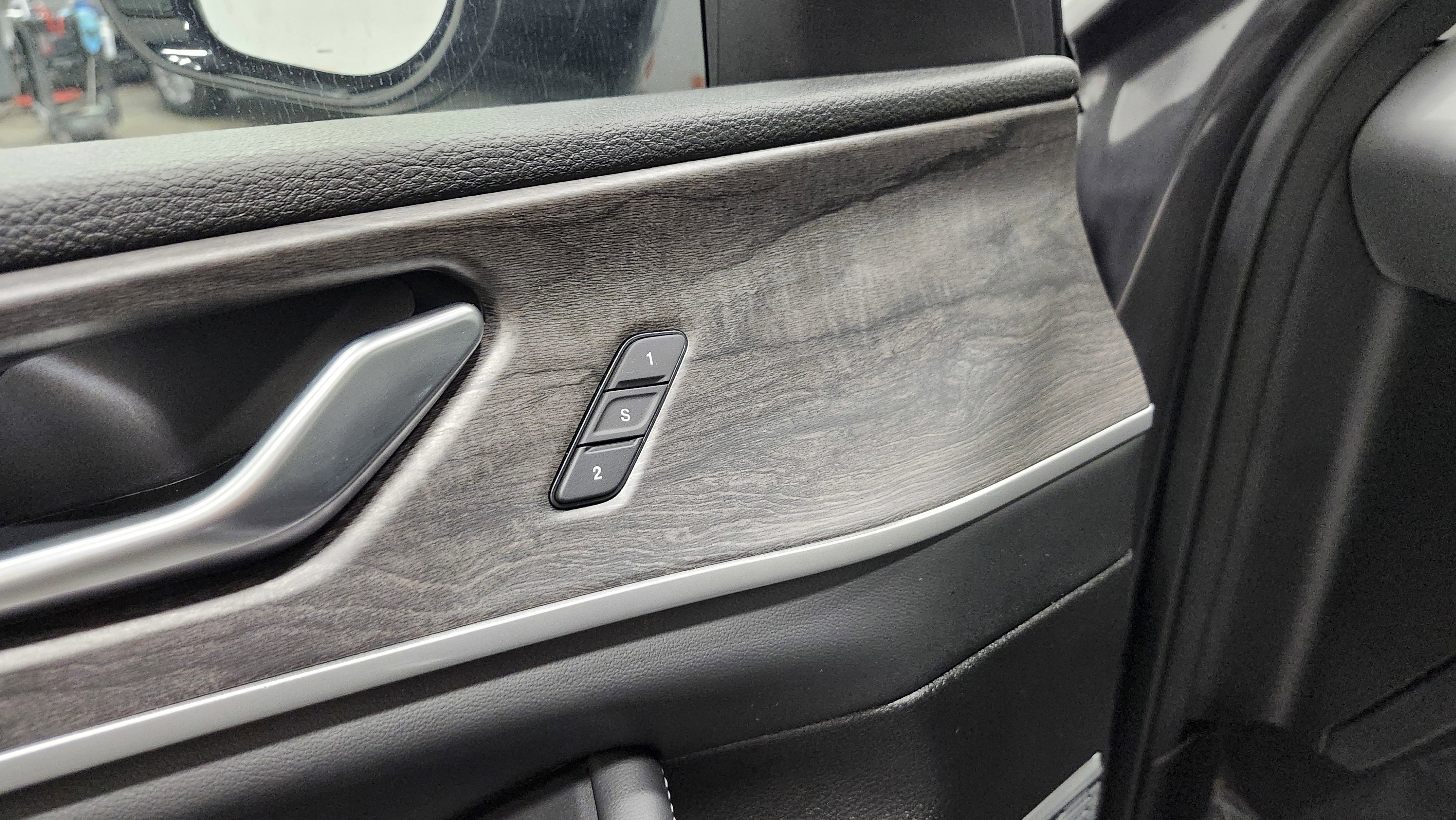 Used 2023 Jeep Grand Cherokee 4WD 4xe image 28