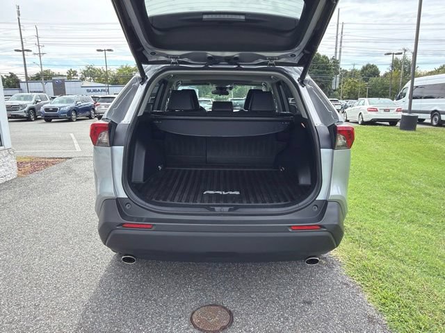 Used 2020 Toyota RAV4 XLE Premium AWD/4WD image 8
