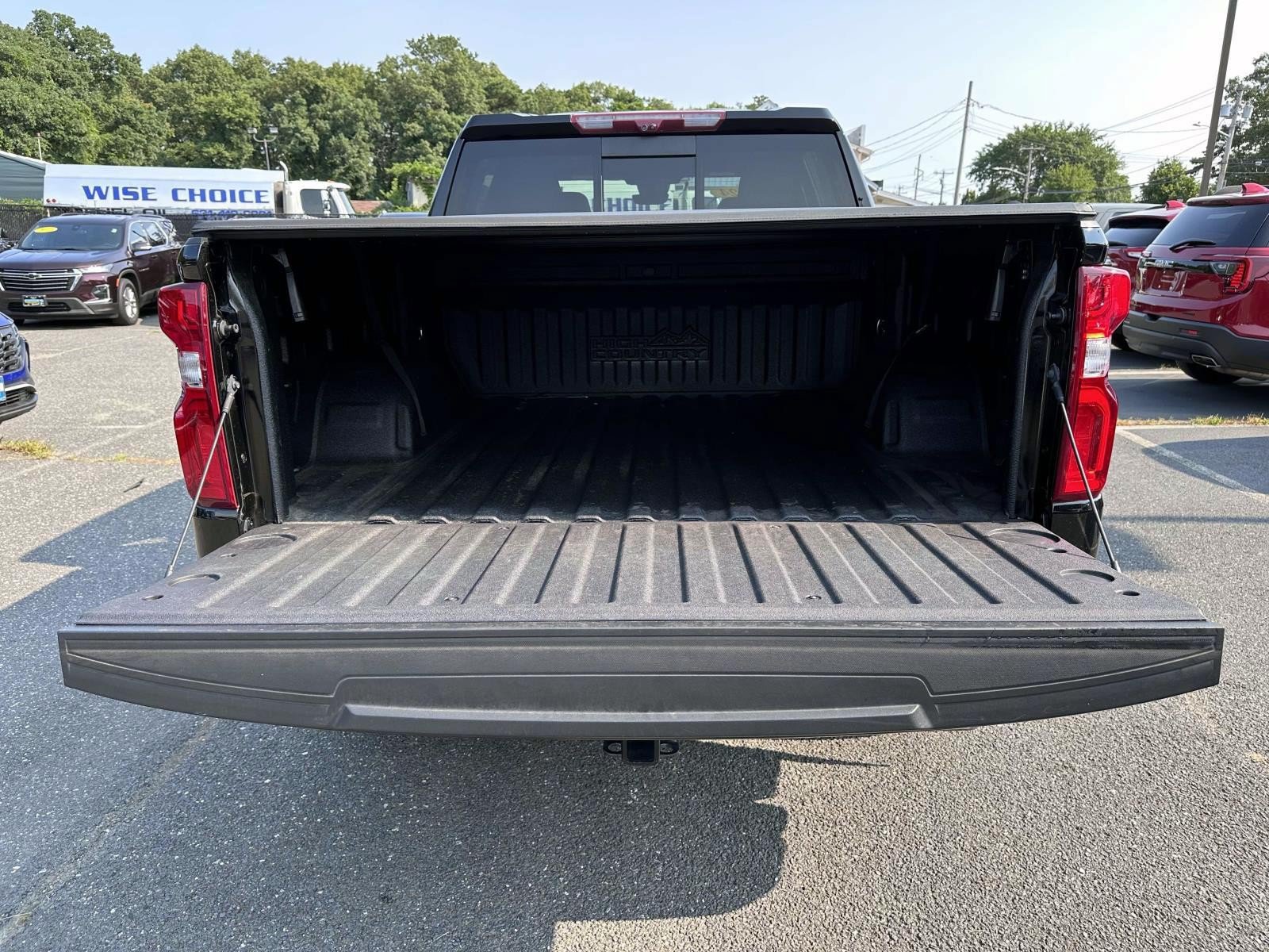 Used 2024 Chevrolet Silverado 1500 High Country w/ Technology Package AWD/4WD image 7