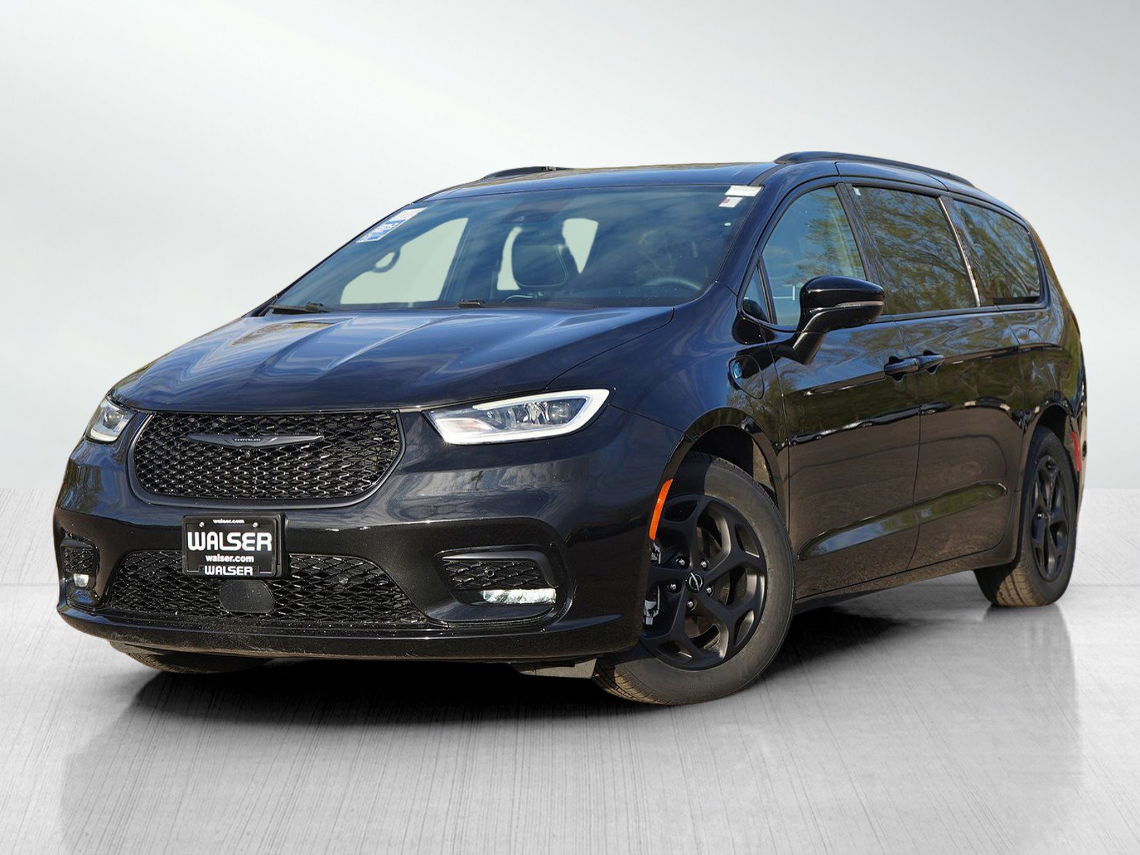Used 2024 Chrysler Pacifica Premium