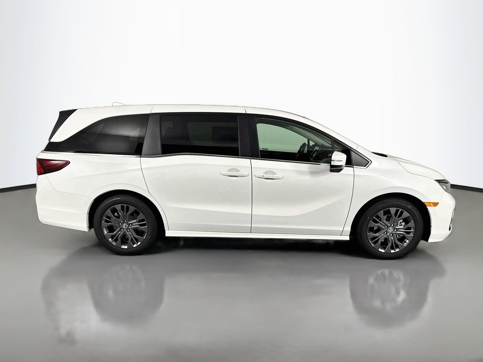 New 2027 Honda Odyssey Touring image 4