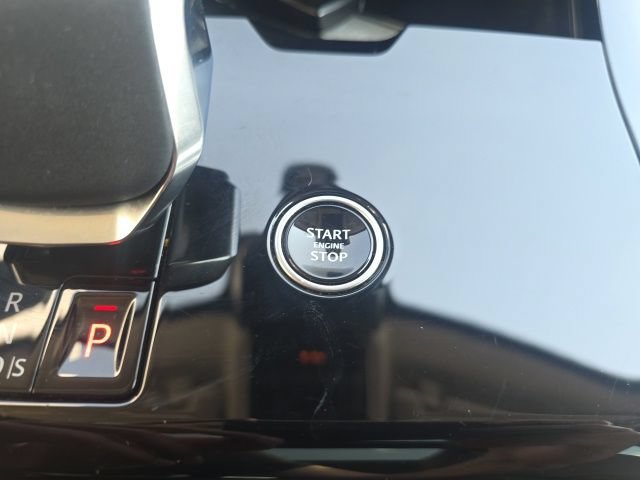 Used 2024 Land Rover Range Rover Sport SE AWD/4WD image 18