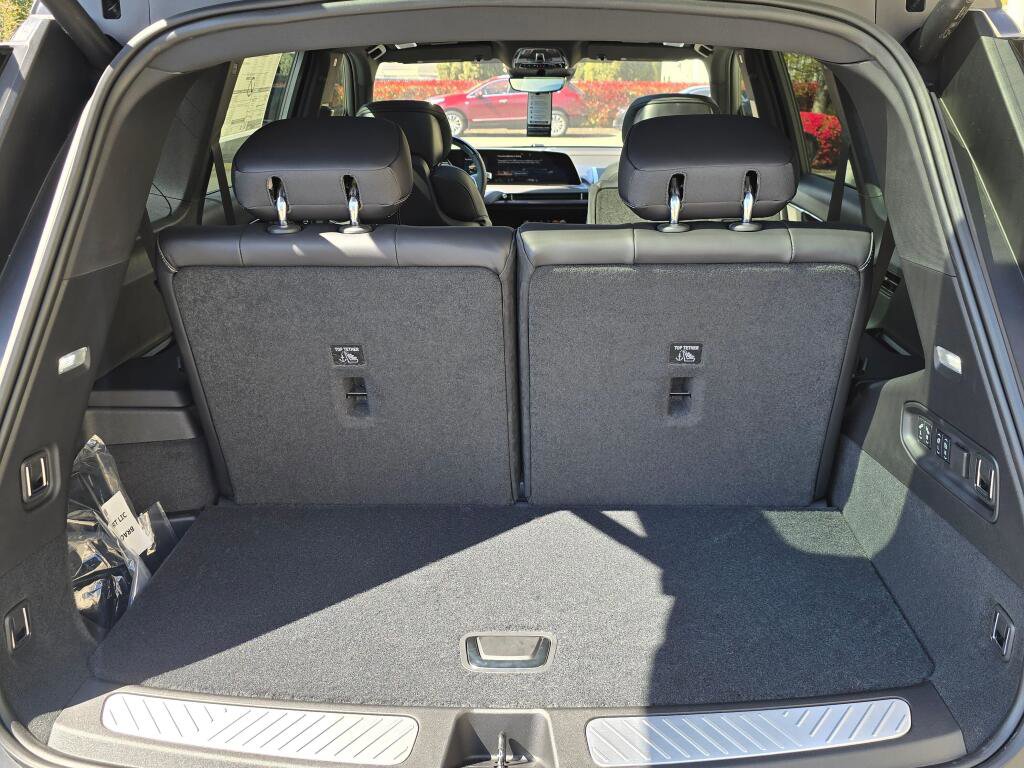 New 2026 Cadillac Vistiq Sport image 9