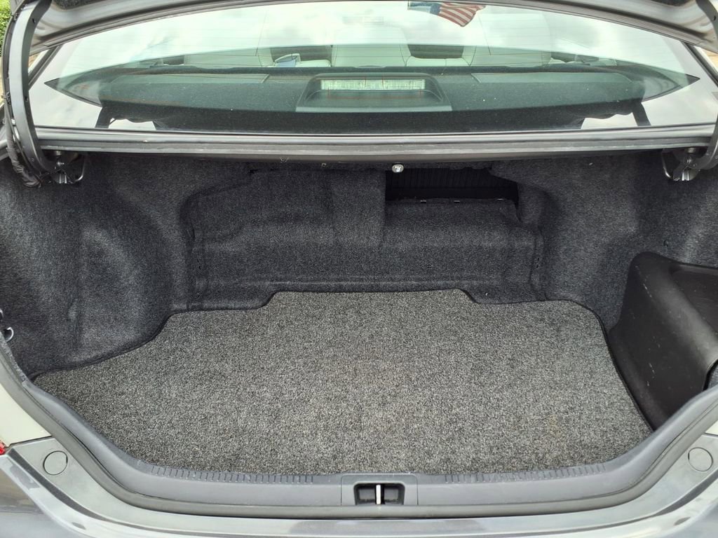 Used 2012 Toyota Camry XLE w/ Leather Pkg FWD image 11