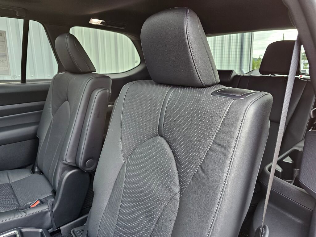 New 2025 Toyota Grand Highlander AWD Hybrid image 8