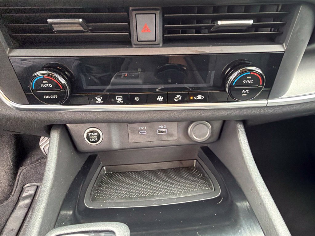 Used 2023 Nissan Rogue SV AWD/4WD image 38