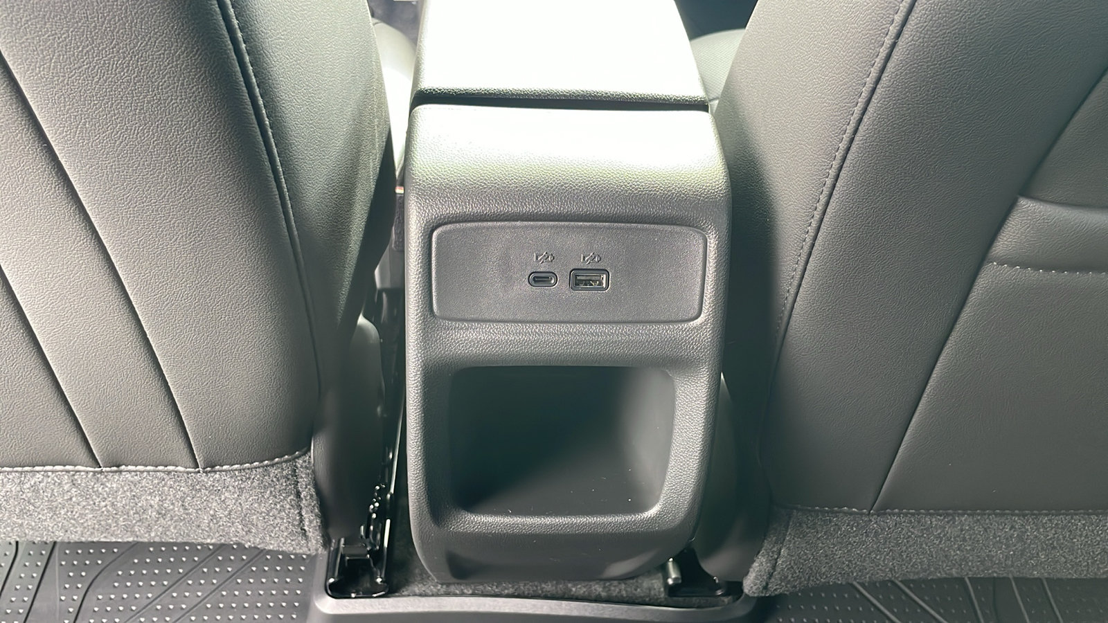 New 2026 Chevrolet Trax RS w/ Sunroof Package FWD image 14