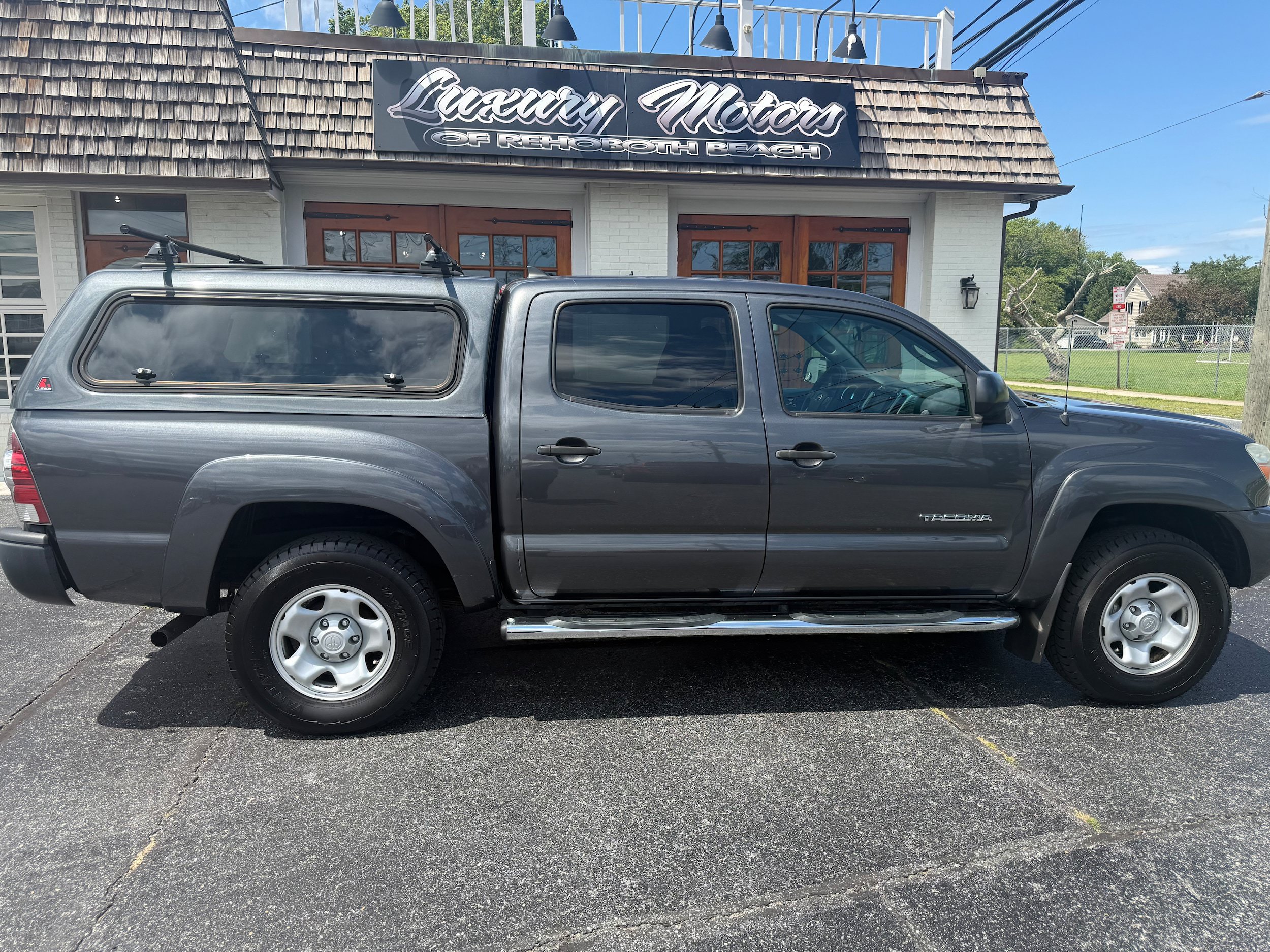 Used 2014 Toyota Tacoma 4x4 Double Cab w/ SR5 Package image 1