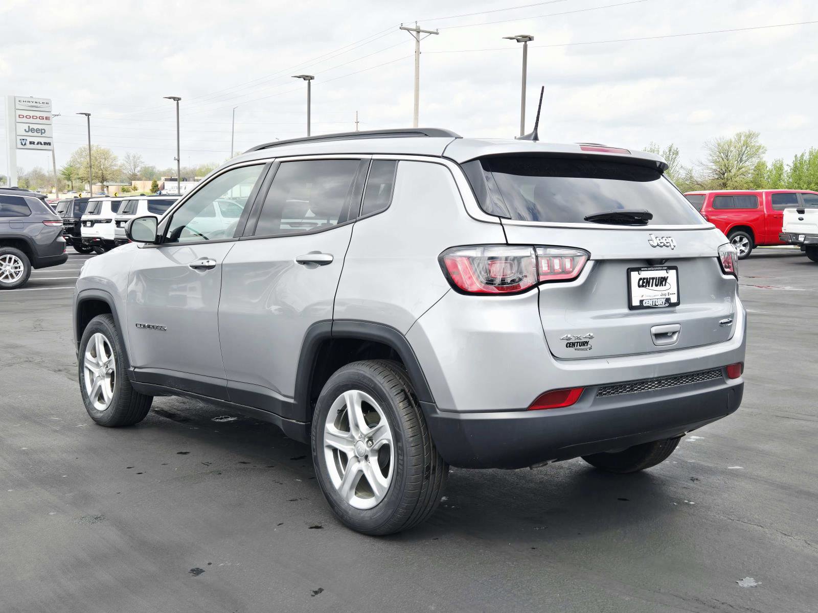 Used 2023 Jeep Compass Latitude image 6