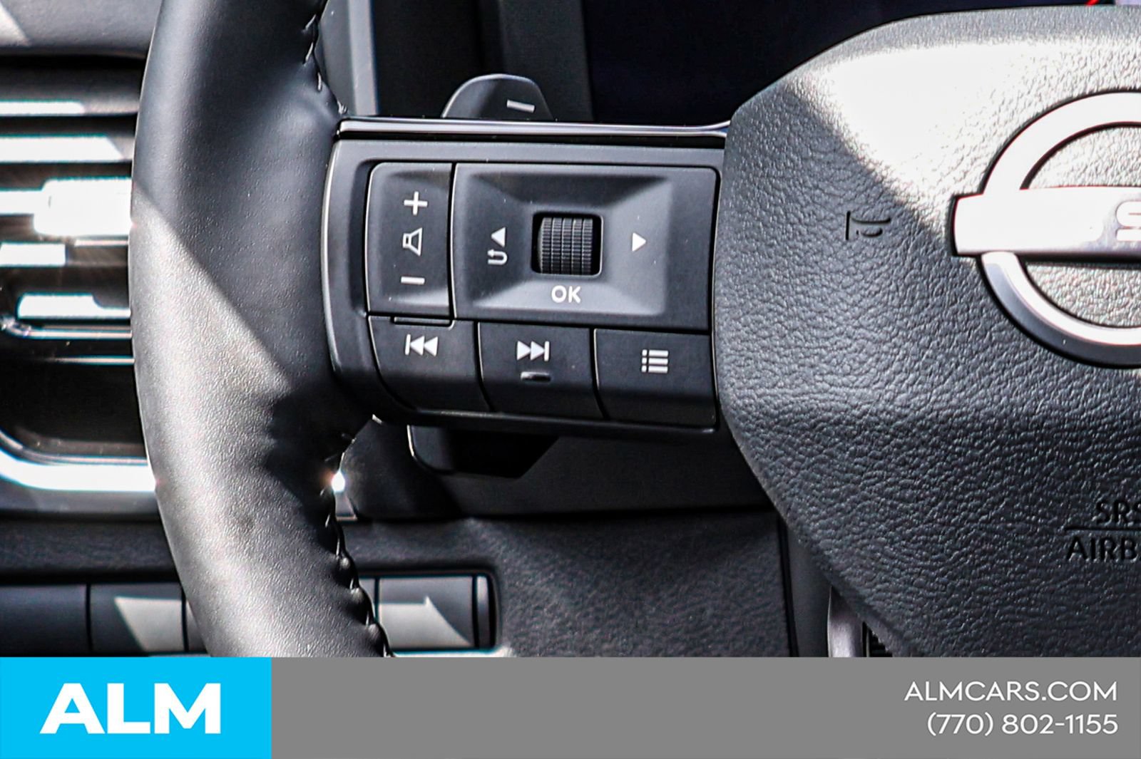 Used 2025 Nissan Rogue SL FWD image 27
