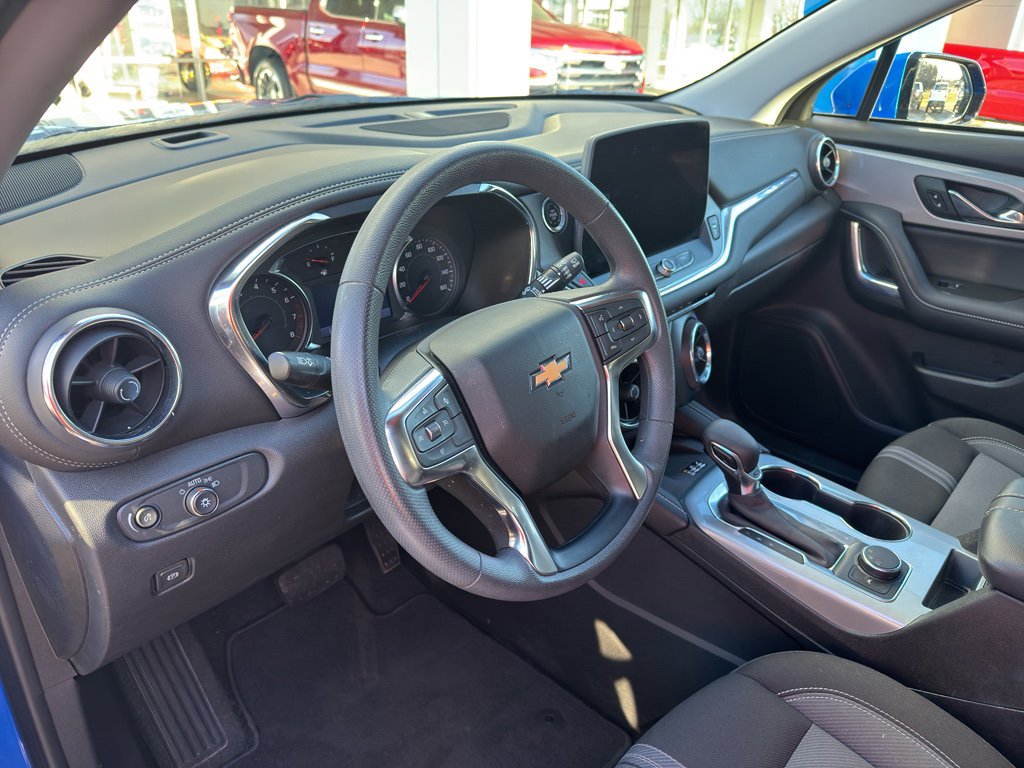 Used 2024 Chevrolet Blazer LT w/ Convenience Package FWD image 8