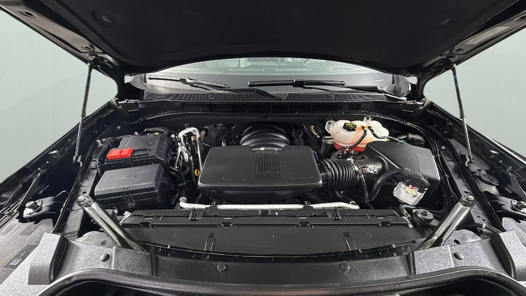 Certified 2025 Chevrolet Suburban LS image 41