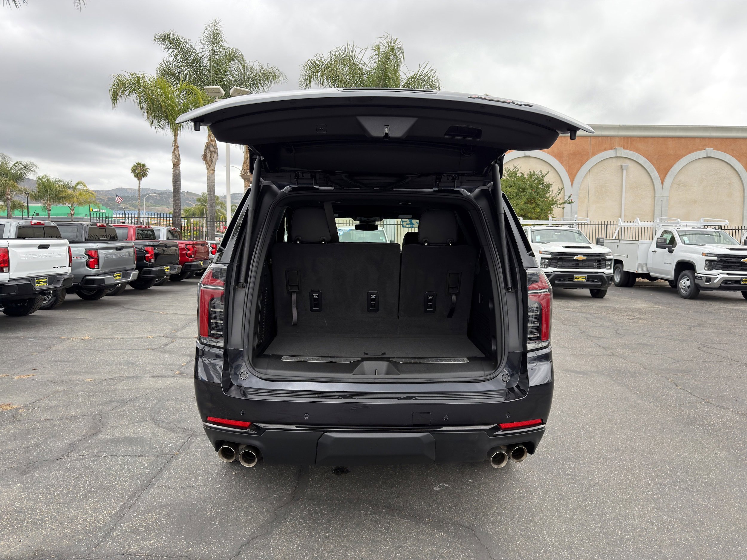 Used 2025 Chevrolet Tahoe RST RWD image 15