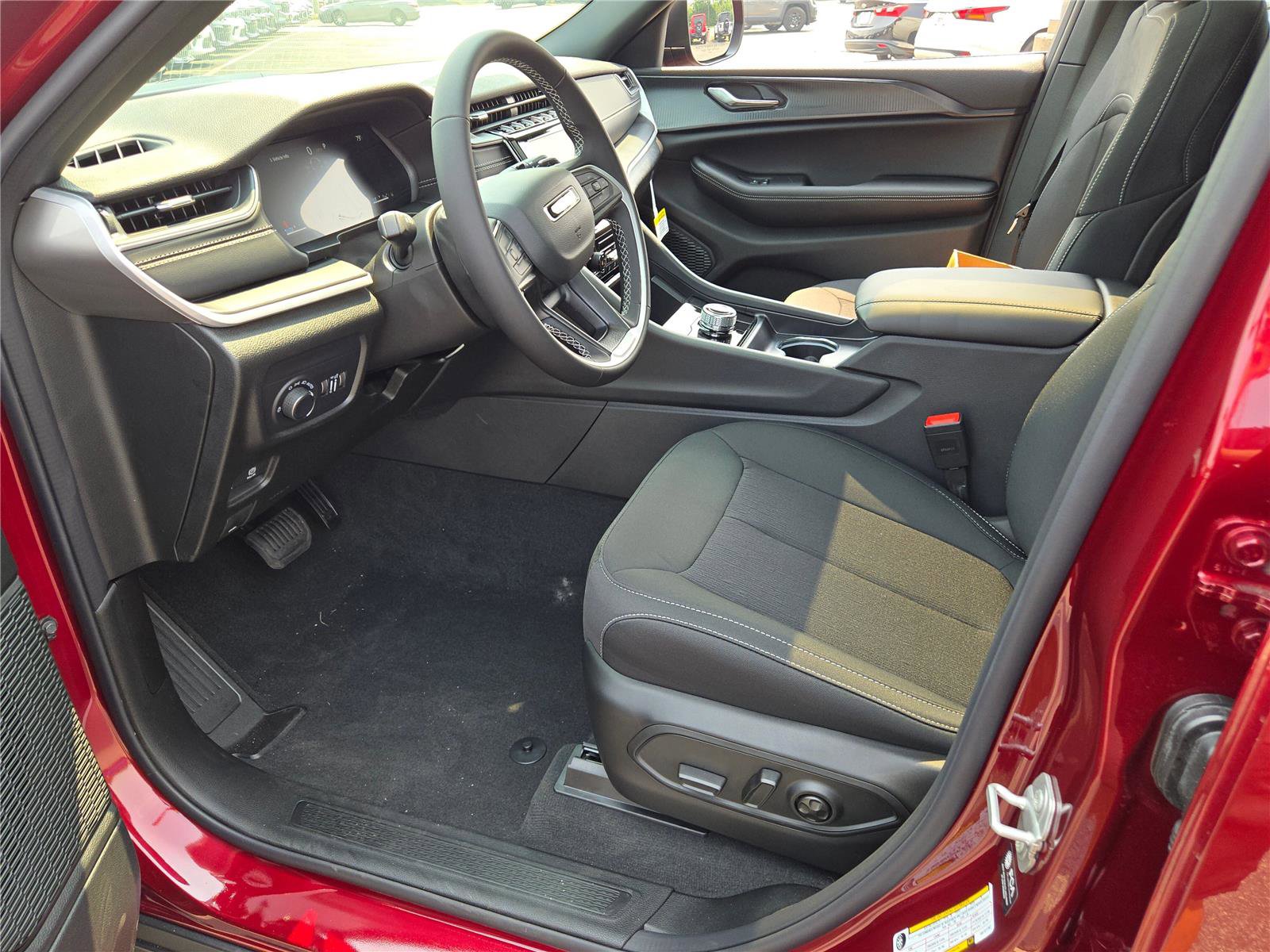 New 2025 Jeep Grand Cherokee L Laredo w/ Luxury Tech Group I image 26