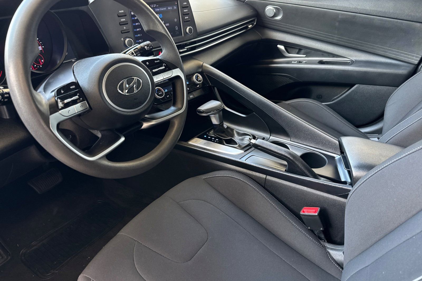 Used 2021 Hyundai Elantra SEL FWD image 10