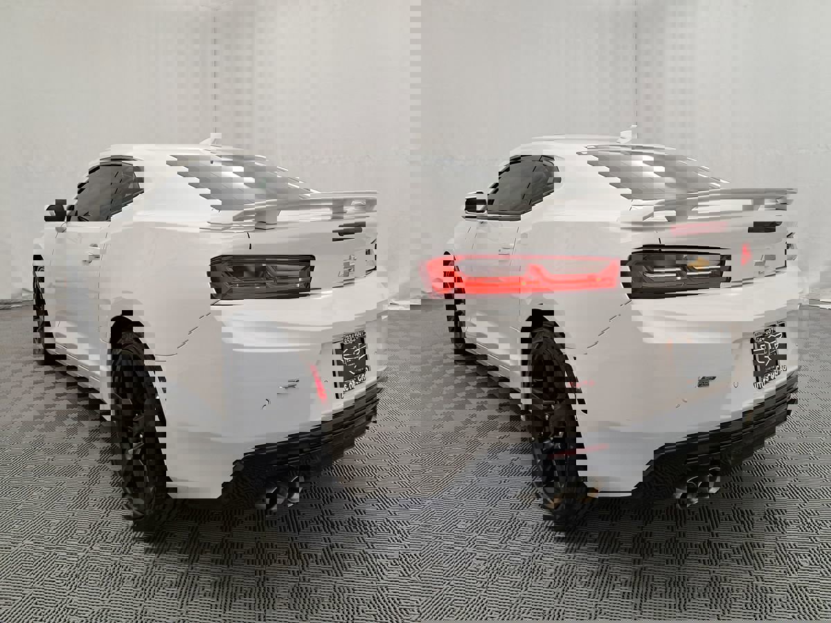 Used 2017 Chevrolet Camaro SS image 5