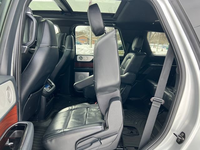 Used 2022 Lincoln Navigator Reserve image 5