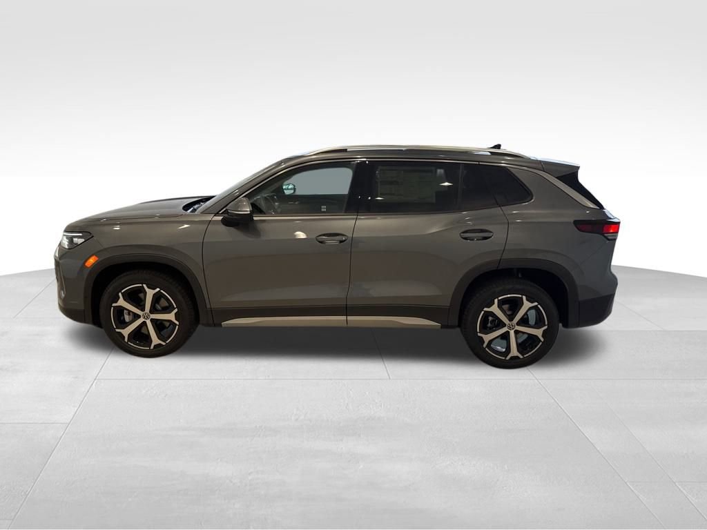 New 2025 Volkswagen Tiguan SE image 2