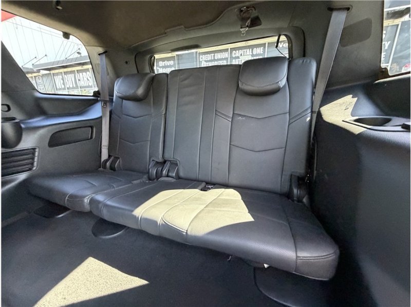 Used 2016 Cadillac Escalade Platinum AWD/4WD image 26