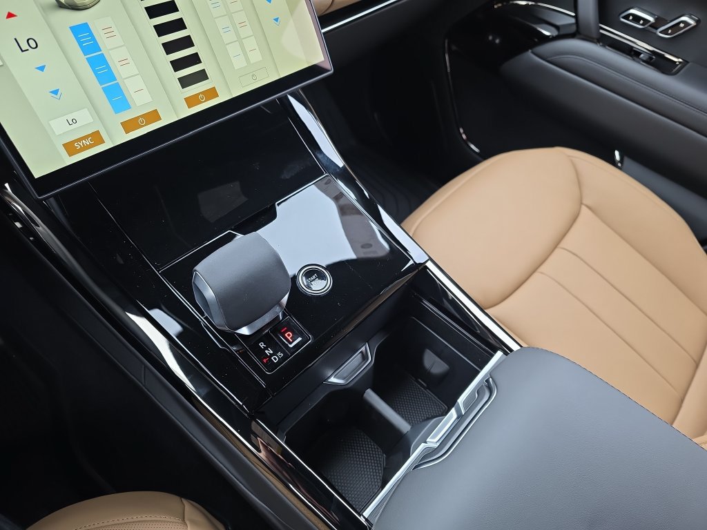 New 2027 Land Rover Range Rover Sport Dynamic SE AWD/4WD image 18