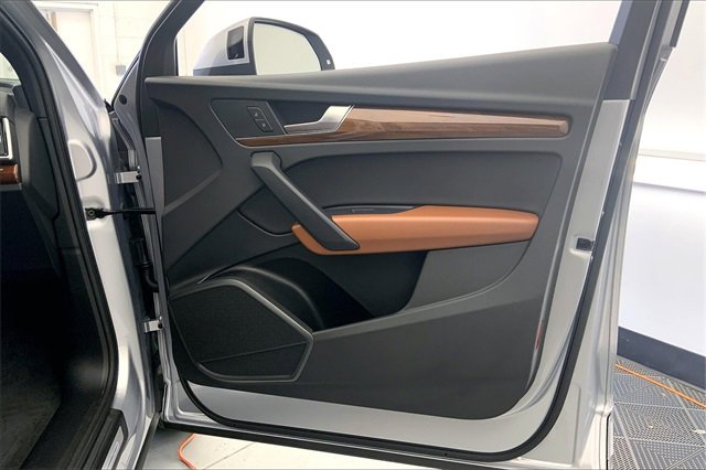 Certified 2024 Audi Q5 e Premium w/ Convenience Package image 24