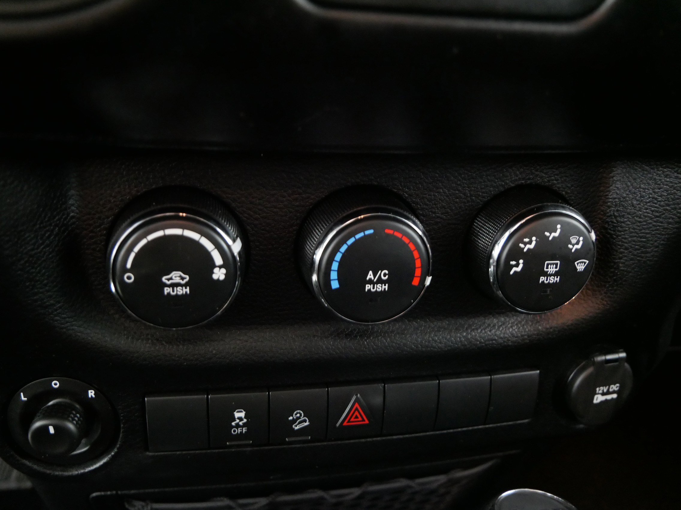 Used 2013 Jeep Wrangler Unlimited Sport image 23