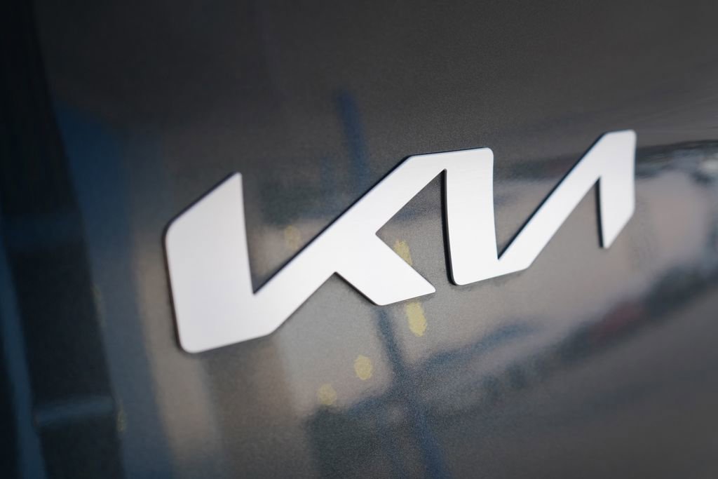 Used 2024 Kia Sportage LX image 5