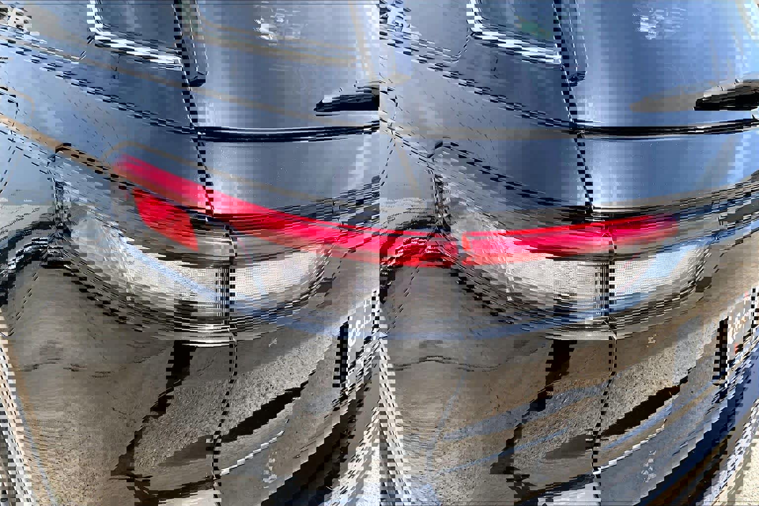 Used 2023 Jeep Grand Cherokee Limited image 29