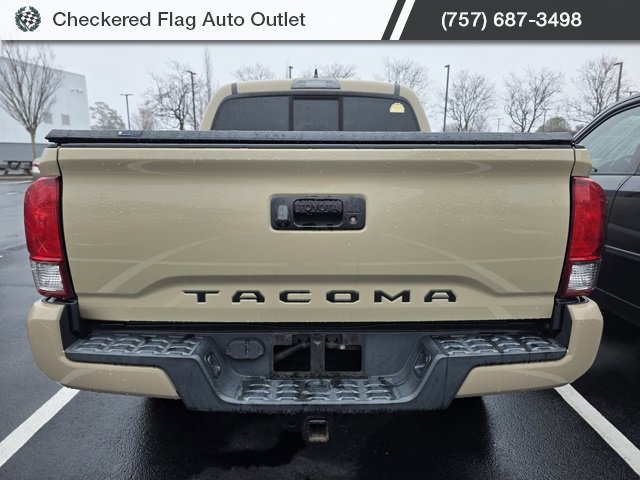 Used 2016 Toyota Tacoma TRD Off-Road w/ Towing Package image 5
