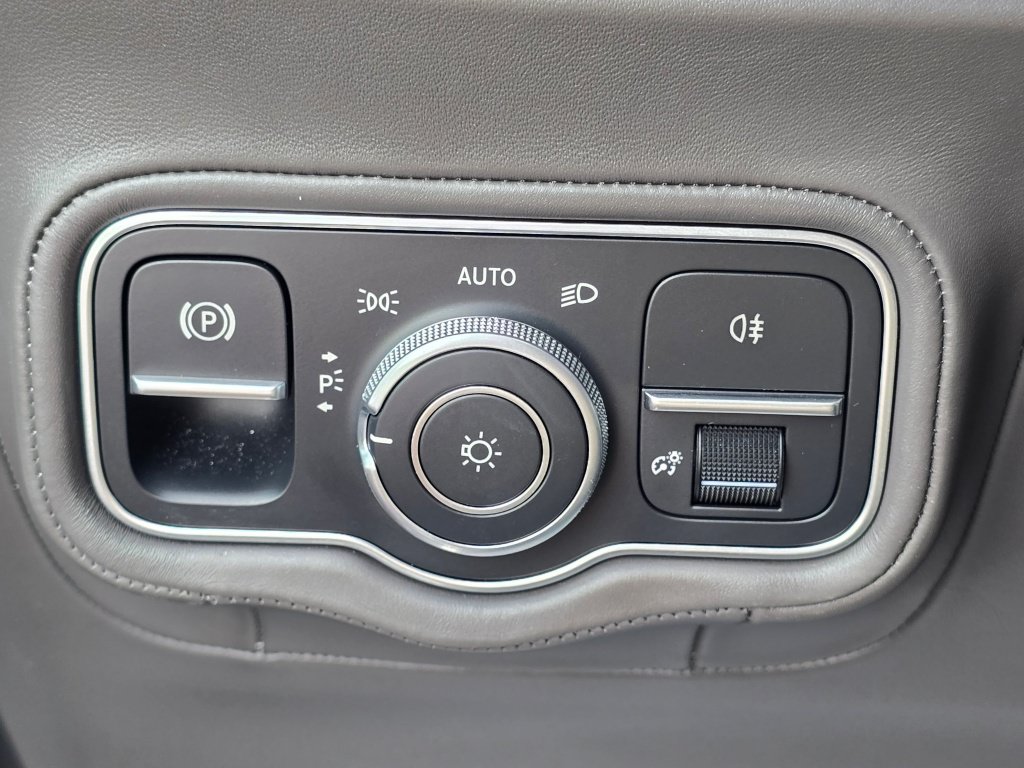 Used 2025 Mercedes-Benz G 63 AMG 4MATIC image 38