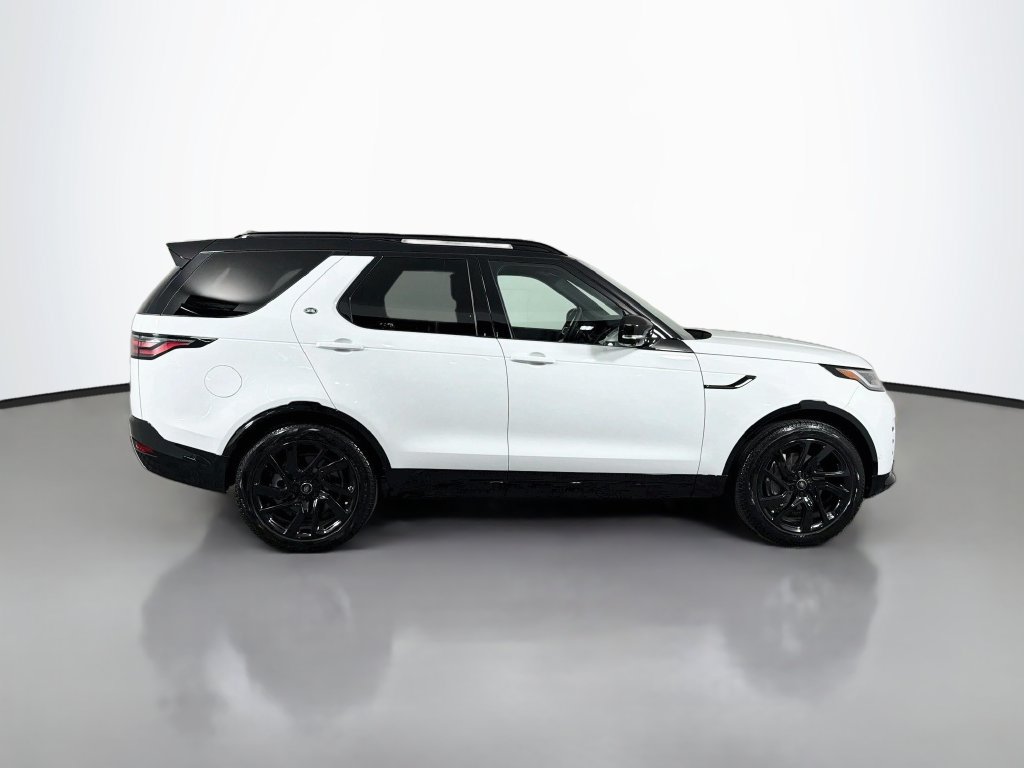 Certified 2025 Land Rover Discovery Dynamic SE AWD/4WD image 4