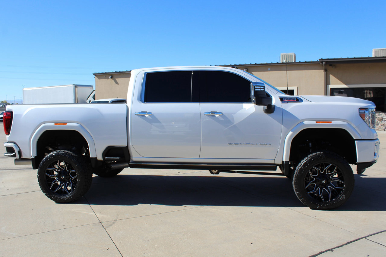 Used 2022 GMC Sierra 3500 Denali w/ Denali Ultimate Package image 16