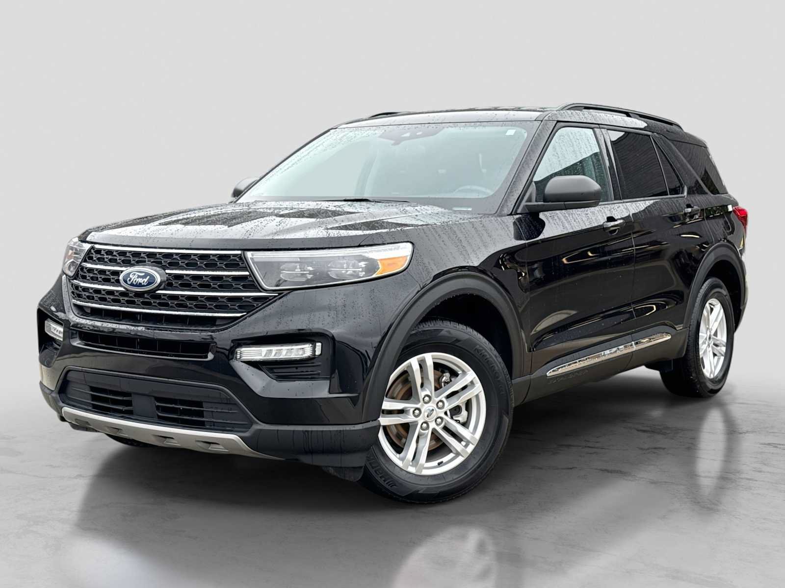 Used 2023 Ford Explorer XLT w/ Equipment Group 202A AWD/4WD image 1