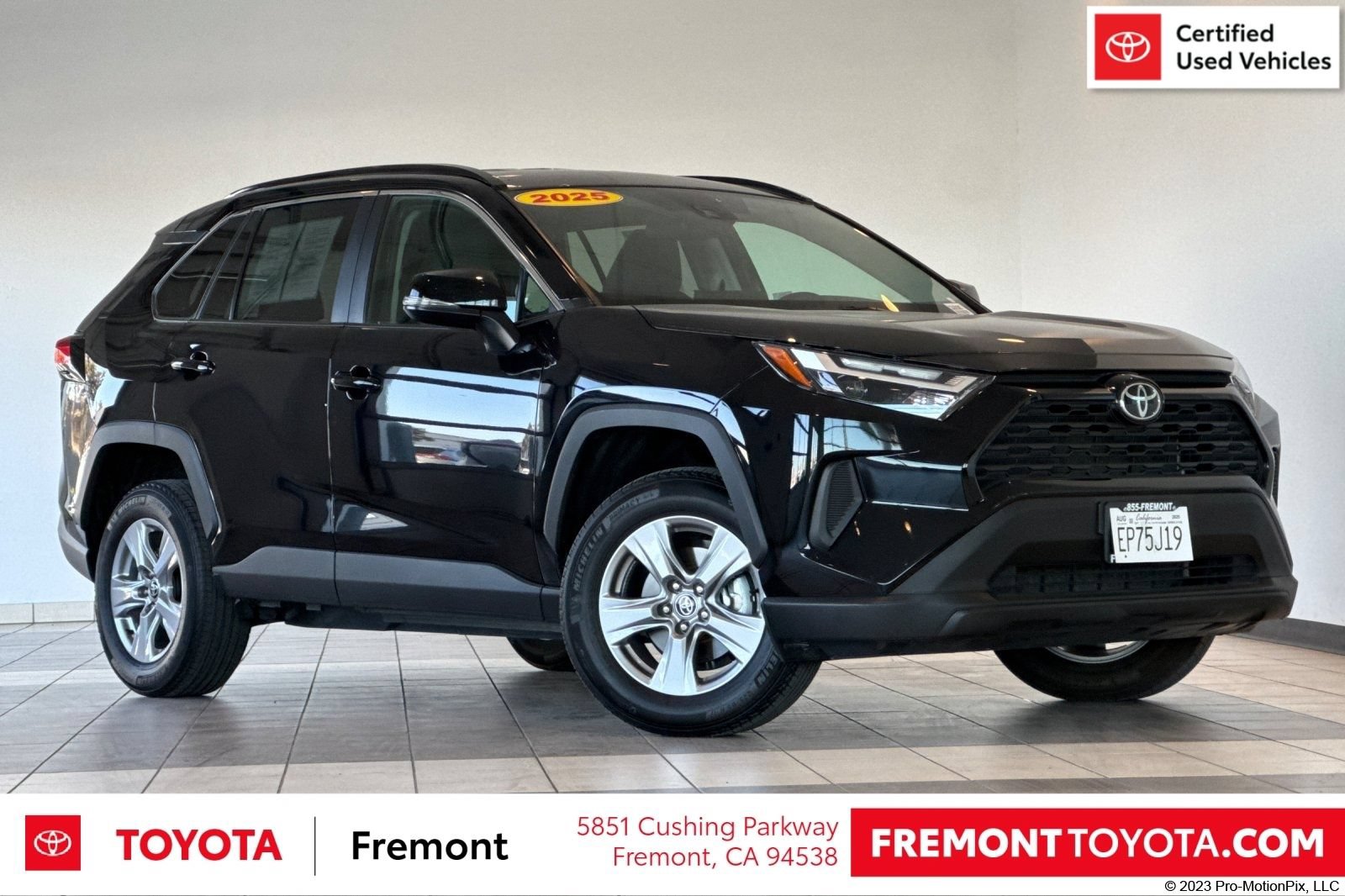 Certified 2025 Toyota RAV4 XLE FWD image 1